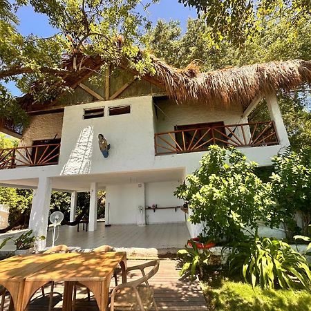Orika Del Mar Hotel Isla Grande  Exterior photo
